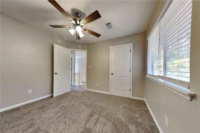 Building Photo - 554 Sherwood Oaks Rd