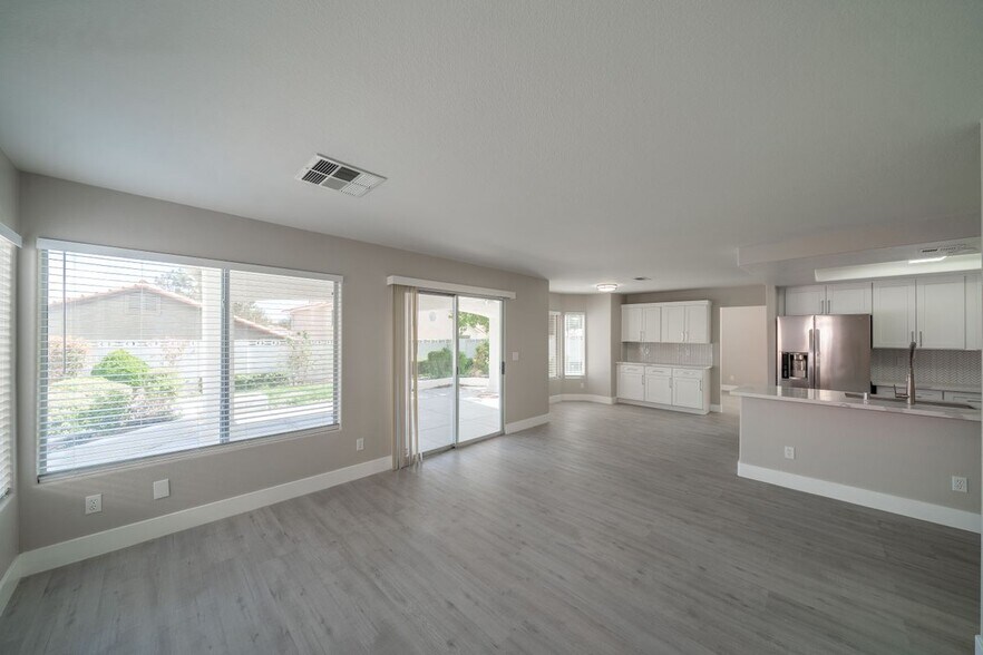 Building Photo - 1804 Summit Pointe Dr