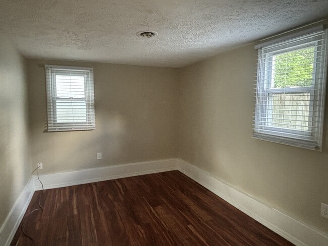 Building Photo - 2102 Medford Ave