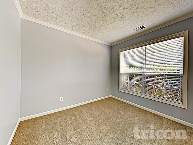 Building Photo - 403 Park Creek Trce