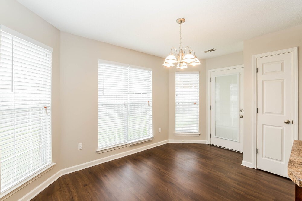 Building Photo - 5733 Fawn Dr