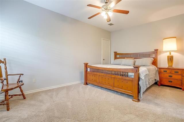 Building Photo - 13704 Southern Oaks Dr