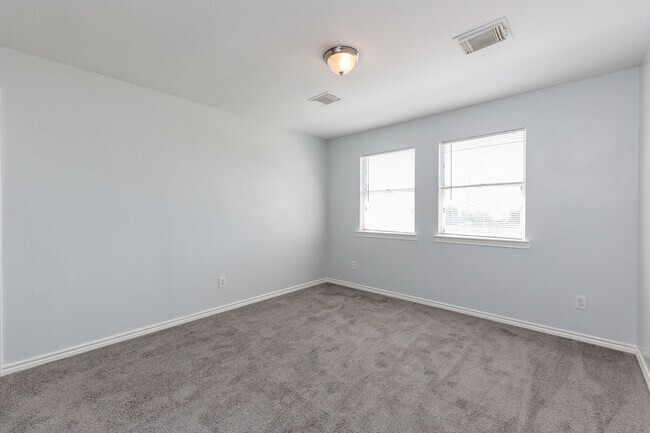 Building Photo - 7615 Greenwood Point Dr