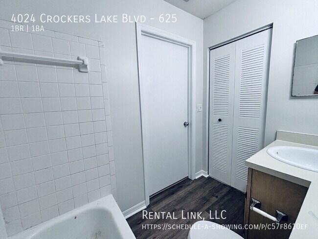 Building Photo - 4024 Crockers Lake Blvd