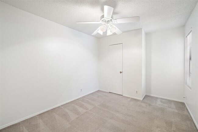 Building Photo - 12416 Deer Falls Dr