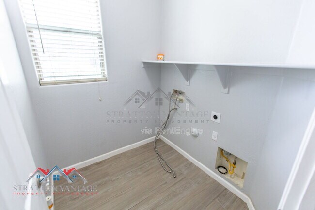 Building Photo - 3068 E Ravenswood Dr