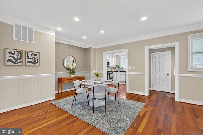 Building Photo - 4822 5th St NW