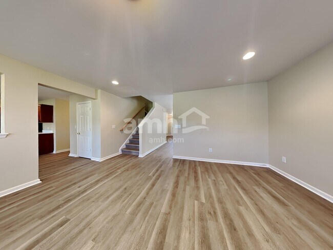 Building Photo - 5034 Ballantine Dr