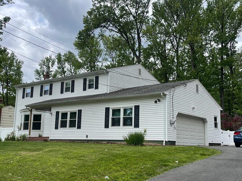 Primary Photo - 30 Sherwood Rd
