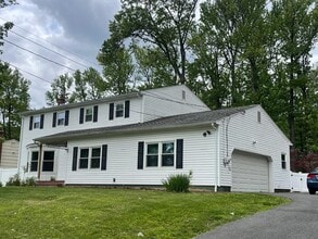 Building Photo - 30 Sherwood Rd