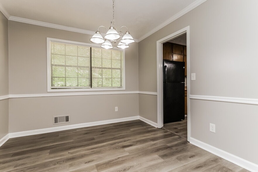 Building Photo - 3212 Goldenchain Dr