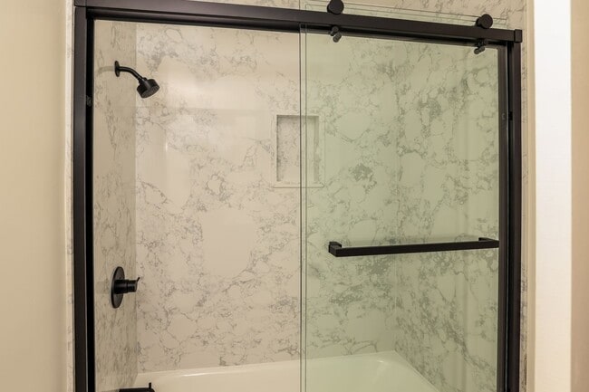 Building Photo - 3 Bedroom Home Available In Albany!