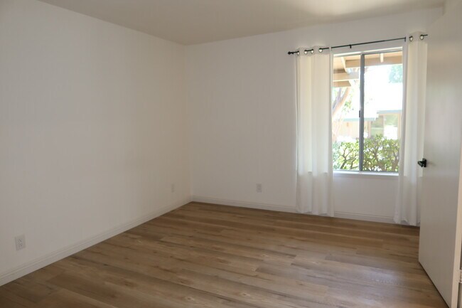Building Photo - 1720 Orinda Ct