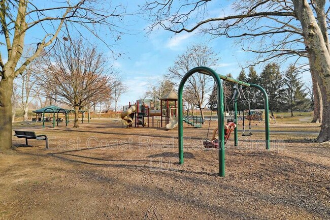 Building Photo - 779 Monet Dr