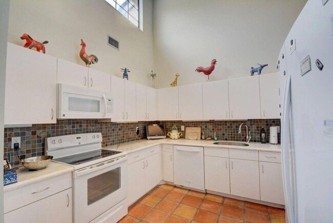 Primary Photo - 6743 Montego Bay Blvd