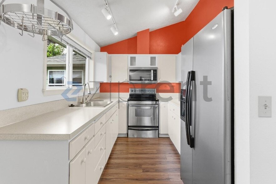 Building Photo - 1865 Brookside Ave NW