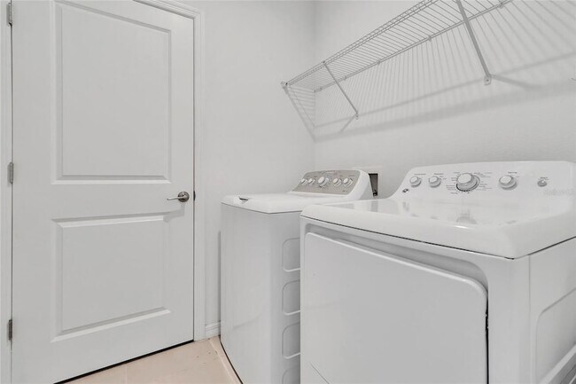 Building Photo - 221 Aquamarine Ln