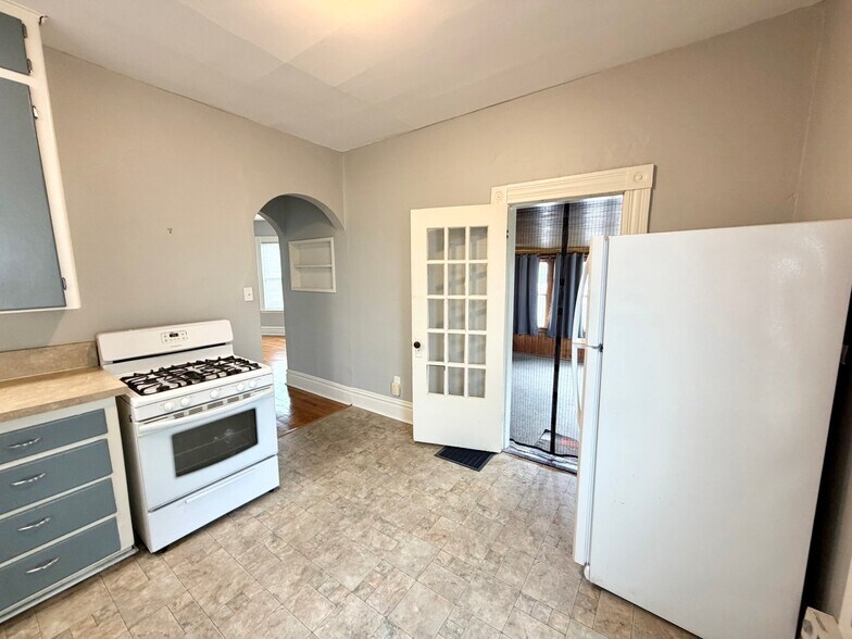 Building Photo - 3514 3rd St