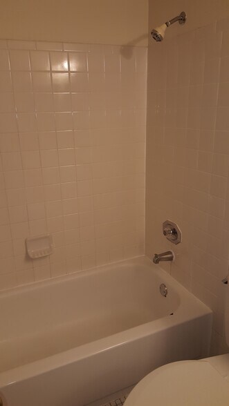 Building Photo - 490 Pleasant Run Dr