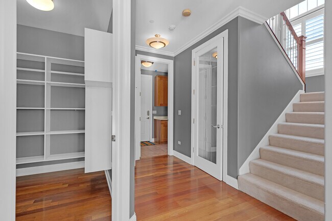 Building Photo - 7242 Greywall Ct