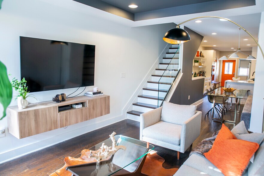 Building Photo - 524 E Fort Ave