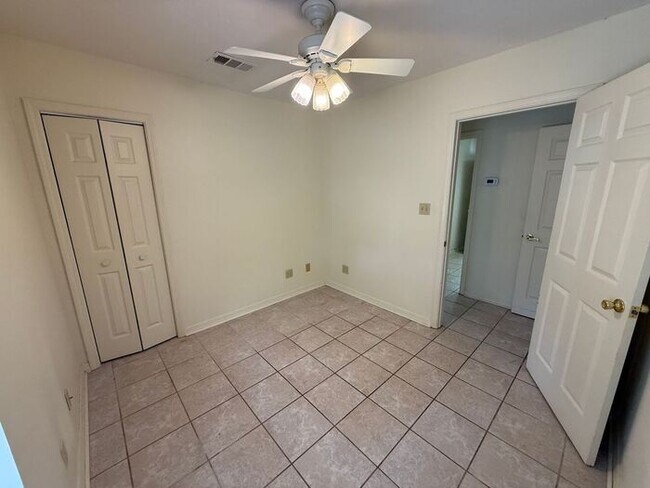 Building Photo - Pensacola - East Hill - 4 bedrooms, 3 bathroom - Mother in Law suite