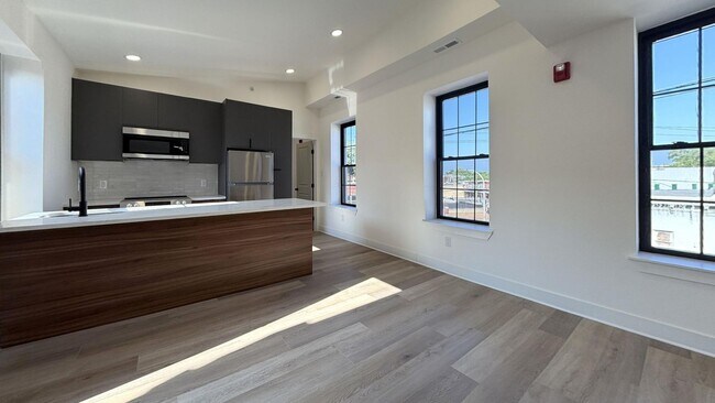 Building Photo - 1720 N 24th St