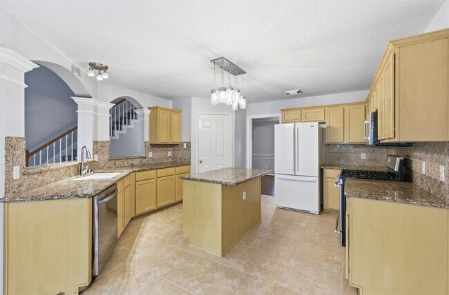 Building Photo - 24815 Butterwick Dr