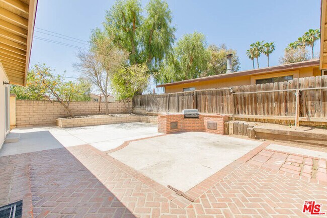 Building Photo - 27584 Onyx Ln