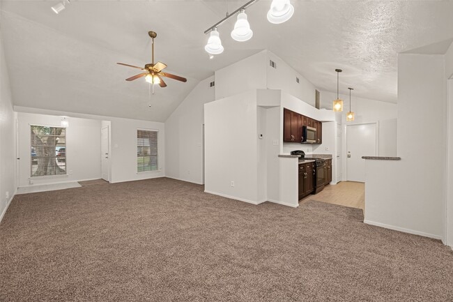 Building Photo - 2714 S Brompton Dr