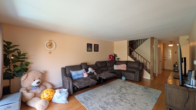 Building Photo - 424 Mallard Dr
