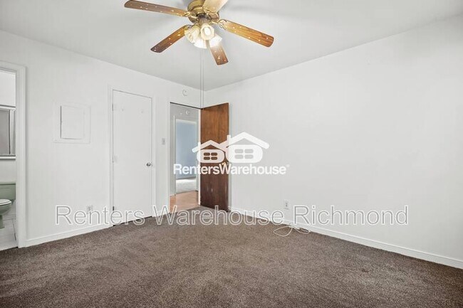 Building Photo - 12330 Deerhurst Dr