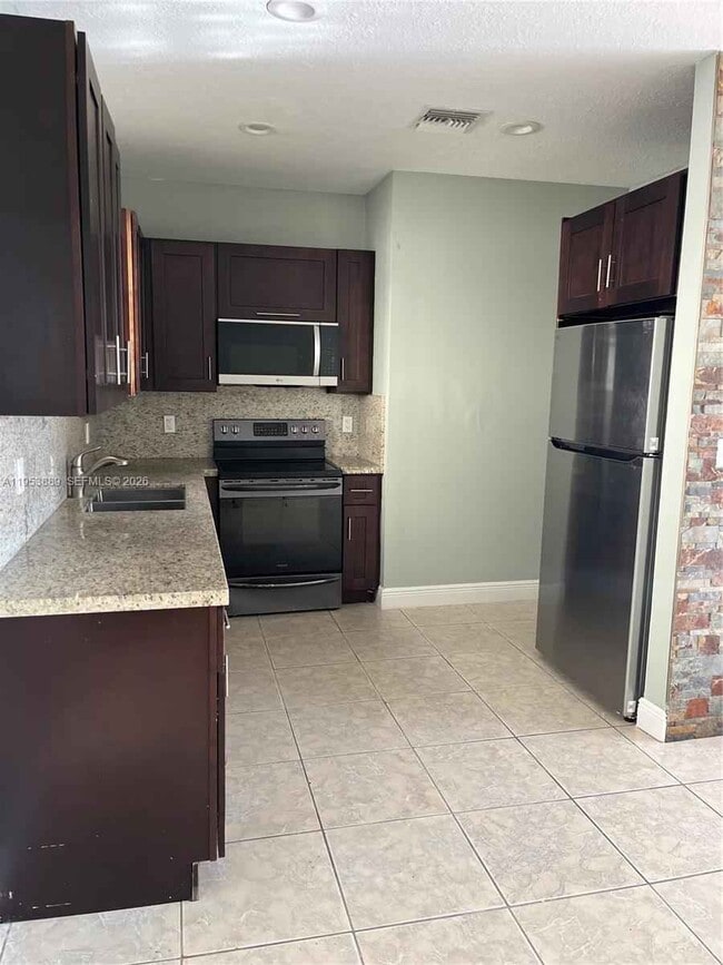 Building Photo - 601 NW 97th St