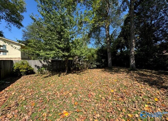 Building Photo - 10011 Strong Dr SE