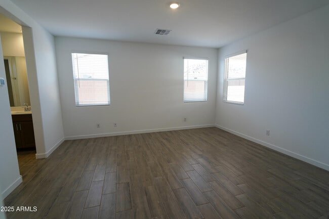 Building Photo - 8136 E Petra Ave