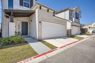Building Photo - 9604 Dawn Pearl Dr