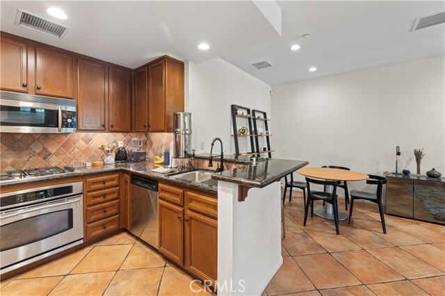 Building Photo - 122 Coral Rose