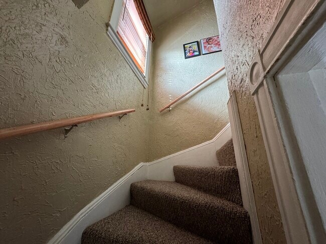 Building Photo - 18 Plimpton Ave
