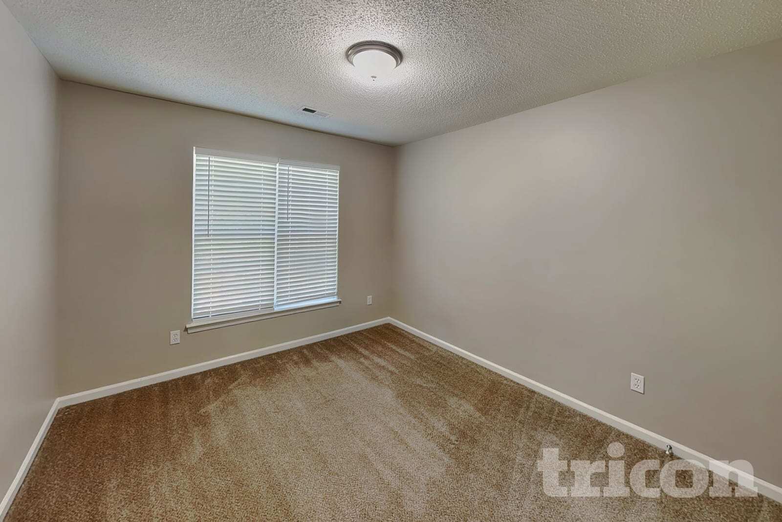Building Photo - 1405 Wessex Ct