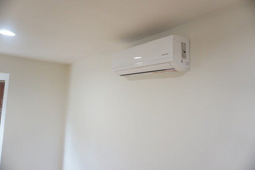 Building Photo - 3948 Pennsylvania Ave