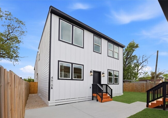 Building Photo - 4610 Providence St