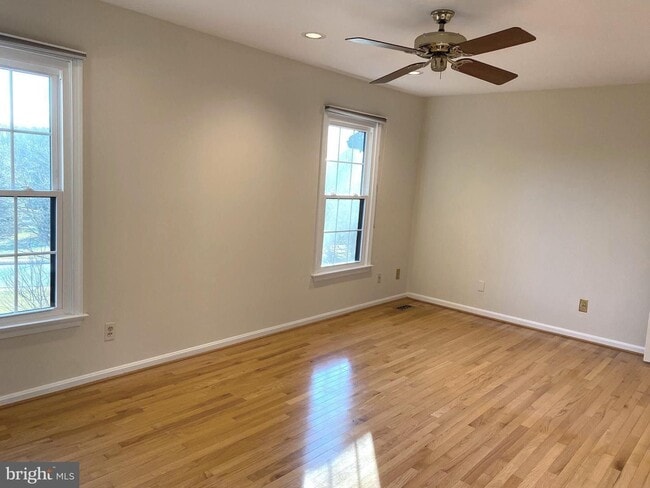 Building Photo - Beautiful 3bd 2.5bth updated home in the desired Copperfield at Five Farms.