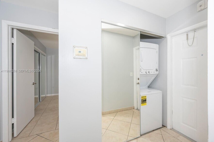 Building Photo - 10537 NW 11th St