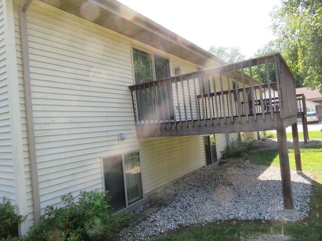 Building Photo - Raco 130/134 Nordic