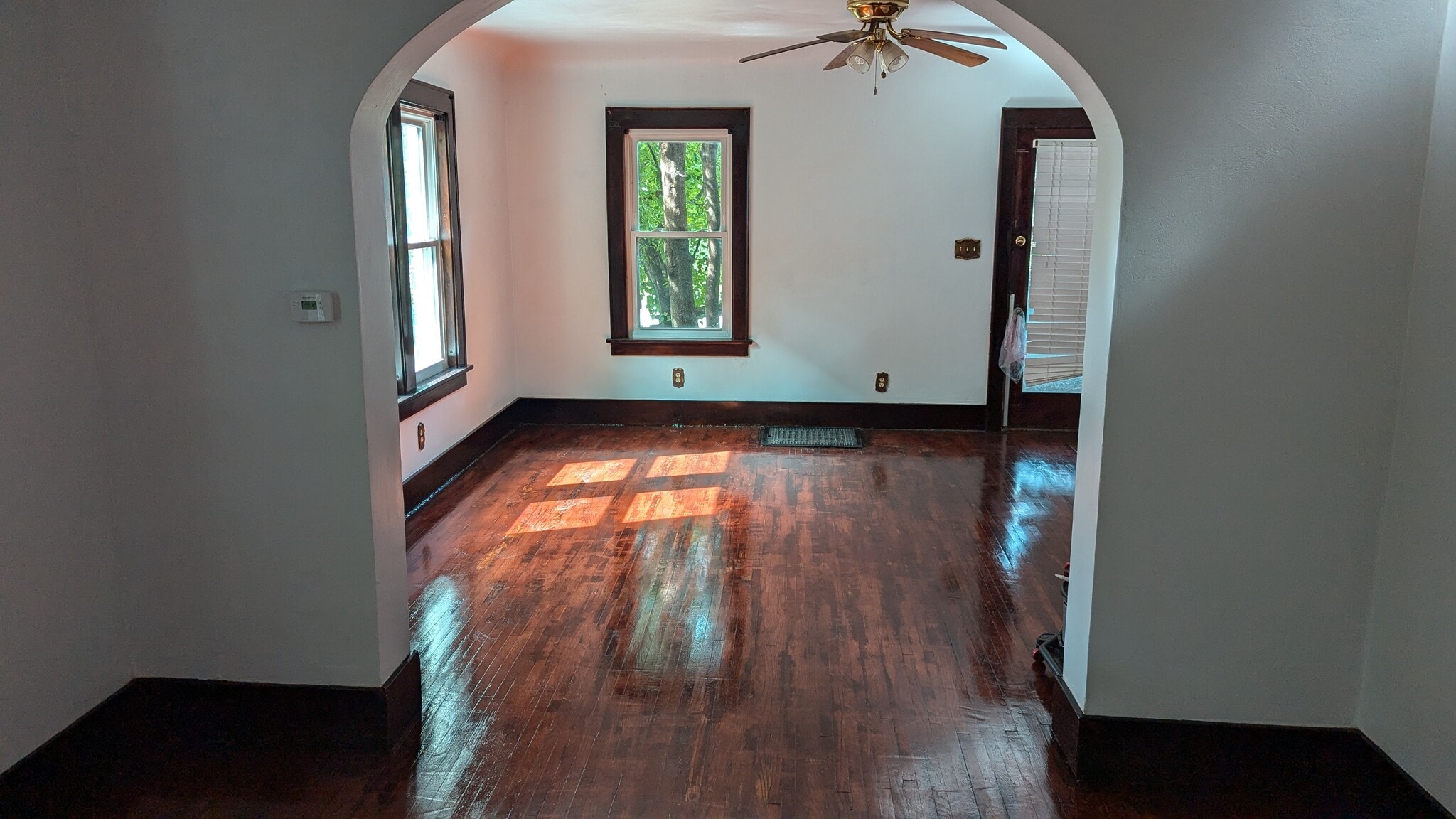 Front Room - 411 Humphrey St