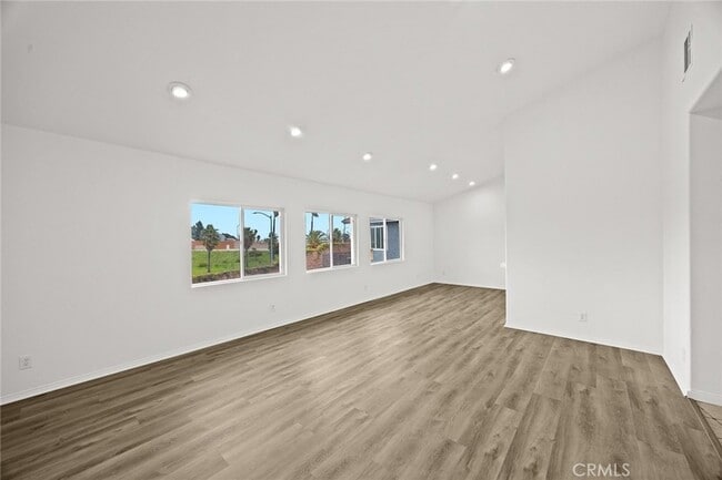 Building Photo - 554 Bonita St
