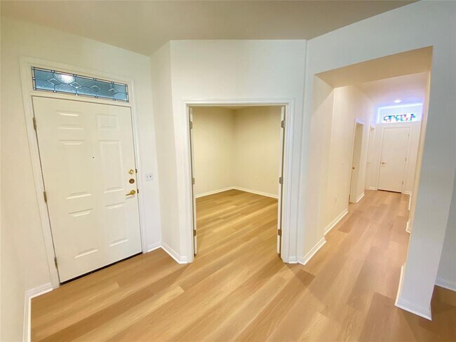 Building Photo - 102 Purple Sage Dr
