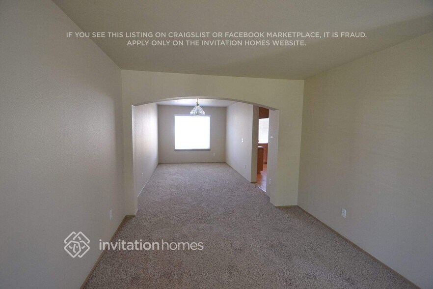 Building Photo - 1623 201st St E