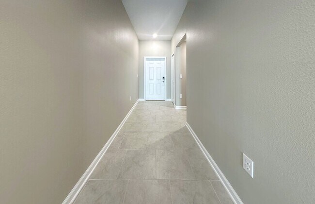 Building Photo - 272 Bergamot Lp