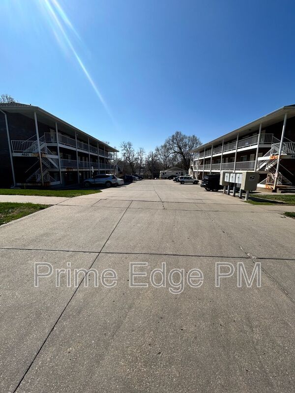 Building Photo - 4621 Prescott Ave